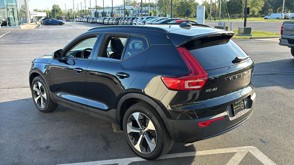 Certified 2026 Volvo XC40 B5 Plus AWD/4WD image 3