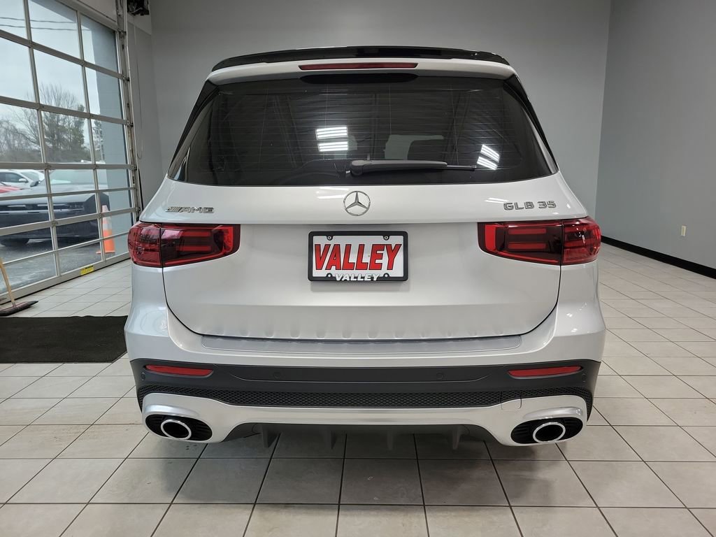 Used 2024 Mercedes-Benz GLB 35 AMG 4MATIC image 11