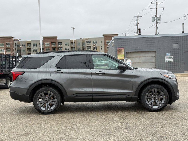 New 2026 Ford Explorer Active image 2