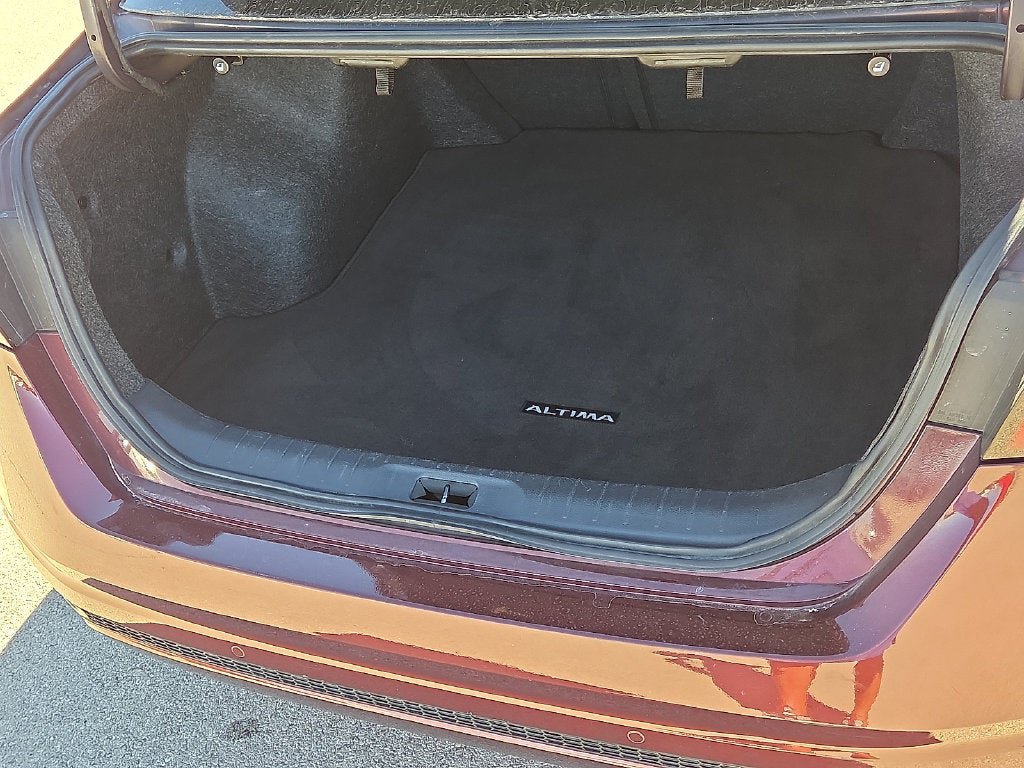 Used 2025 Nissan Altima 2.5 SV FWD image 15