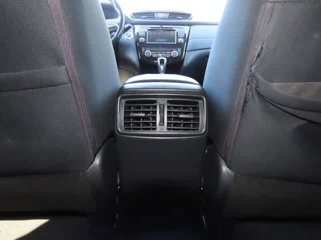 Used 2018 Nissan Rogue SV AWD/4WD image 23