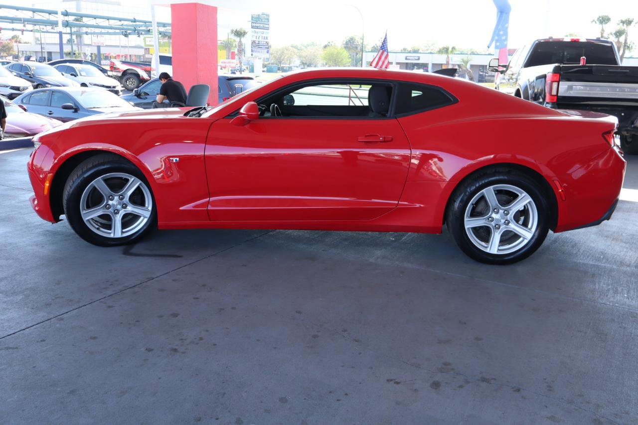 Used 2017 Chevrolet Camaro LT image 10