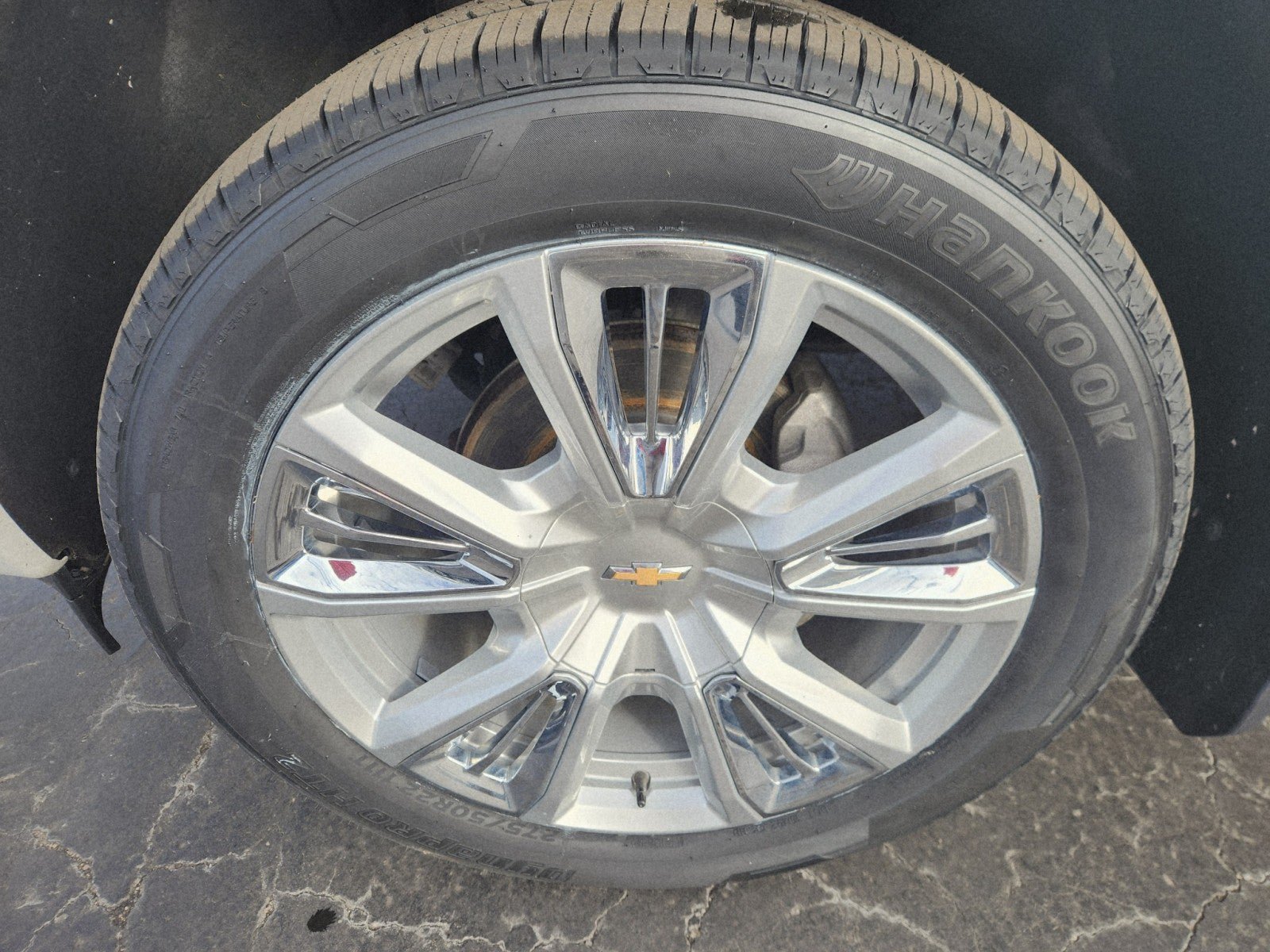 Used 2023 Chevrolet Silverado 1500 High Country w/ High Country Premium Package AWD/4WD image 12