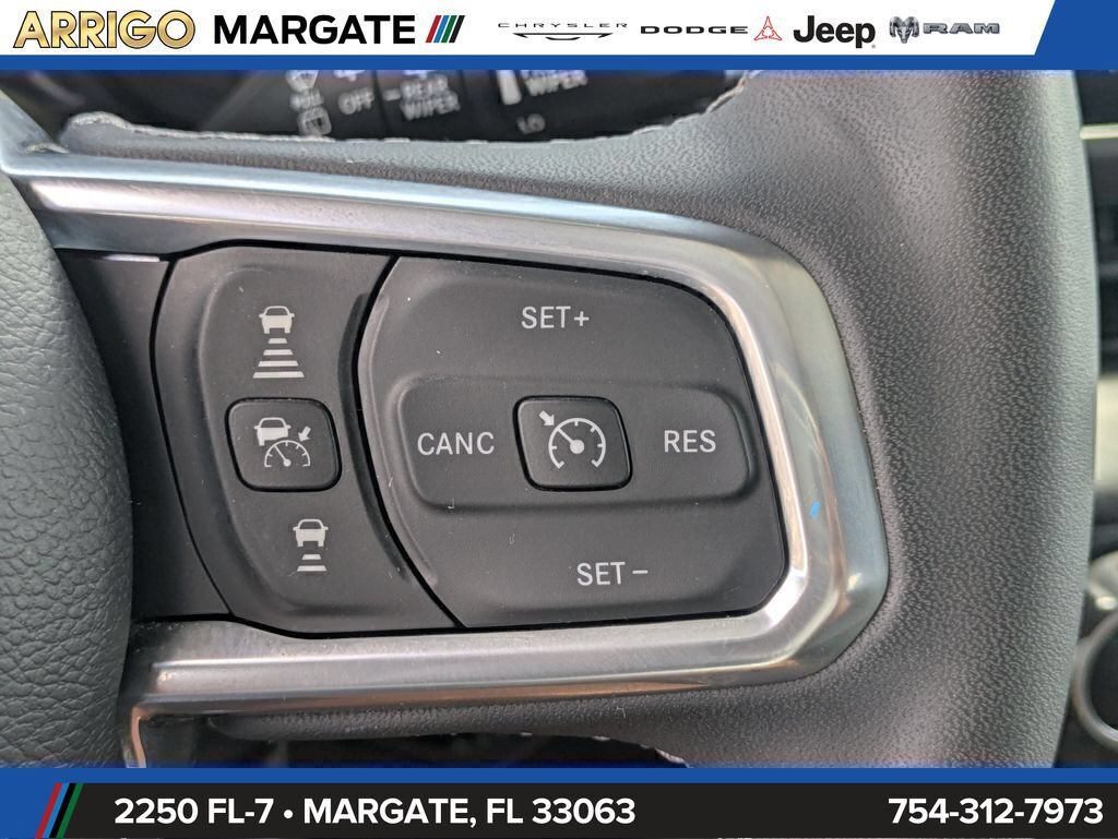 Used 2025 Jeep Wrangler Unlimited Sahara AWD/4WD image 26