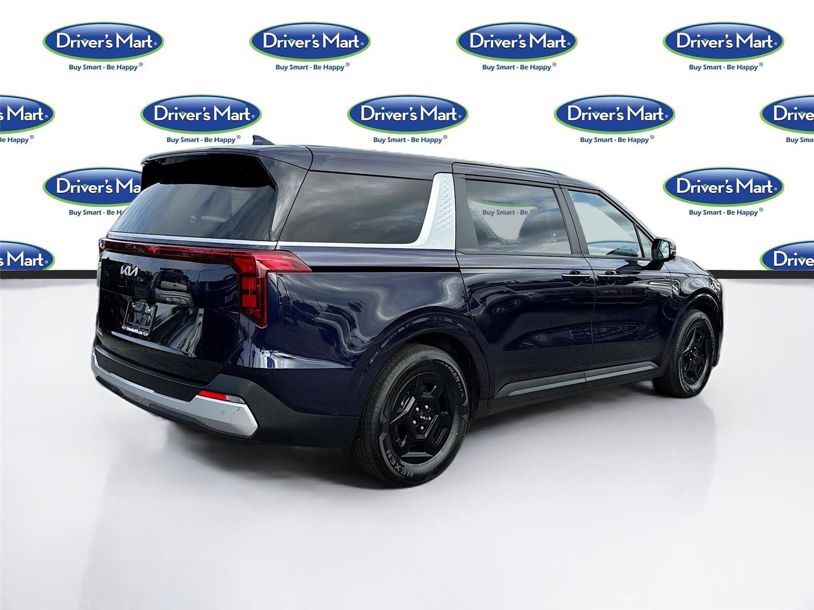 Used 2025 Kia Carnival image 7