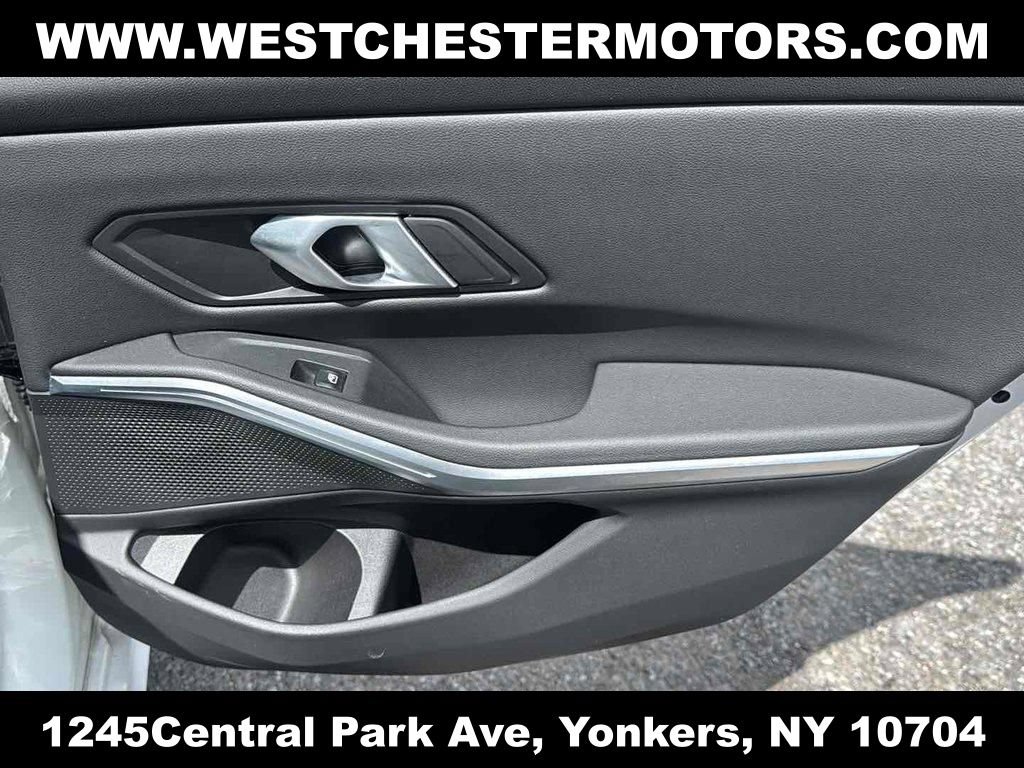 Used 2025 BMW 330i xDrive Sedan AWD/4WD image 18