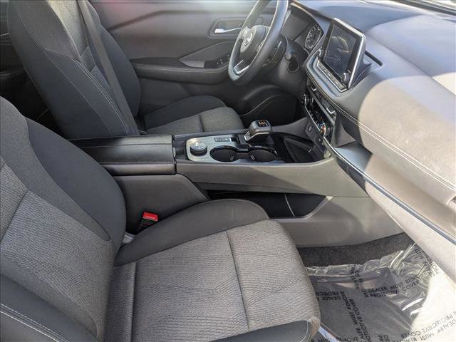 Used 2024 Nissan Rogue SV image 21
