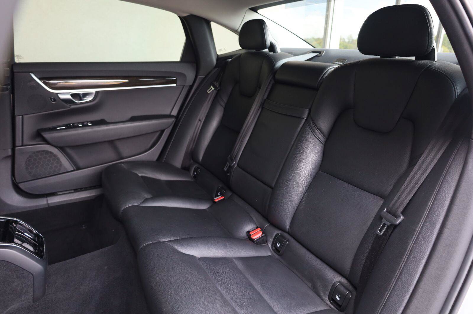 Used 2018 Volvo S90 T5 Momentum w/ Convenience Package FWD image 24