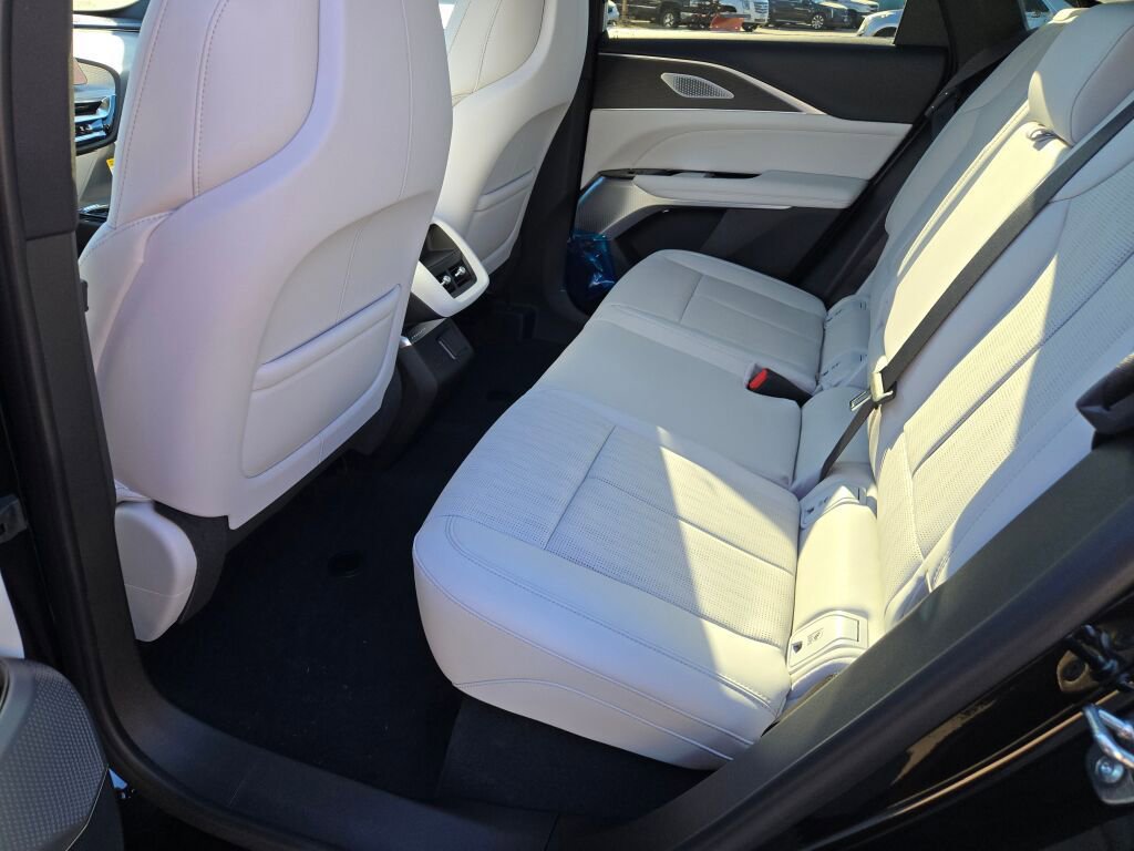 New 2026 Cadillac Lyriq Premium Luxury image 19