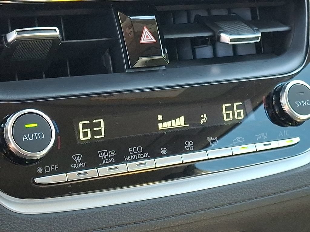 Certified 2025 Toyota Corolla Cross XLE FWD image 19