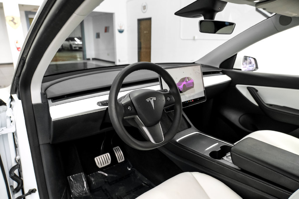 Used 2022 Tesla Model Y Performance AWD/4WD image 3