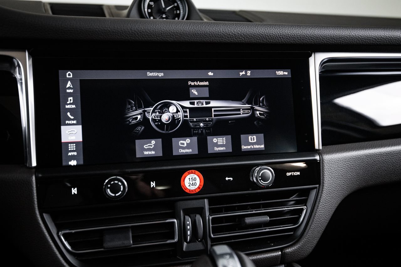 Certified 2026 Porsche Macan S AWD/4WD image 18