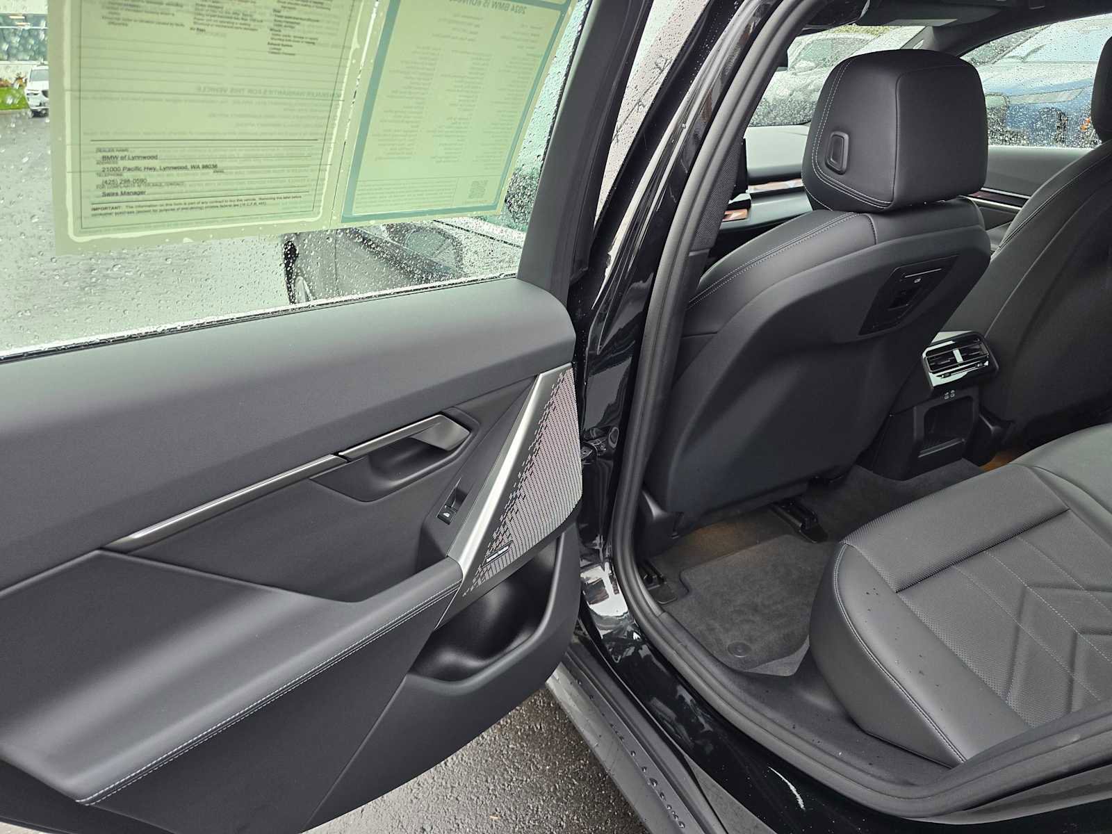 Used 2024 BMW i5 eDrive40i w/ M Sport Package image 17