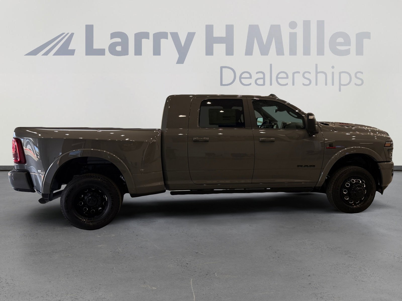 New 2026 RAM 3500 Limited AWD/4WD image 6