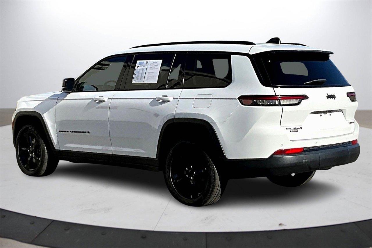 Used 2023 Jeep Grand Cherokee L Limited w/ Black Appearance Package image 6