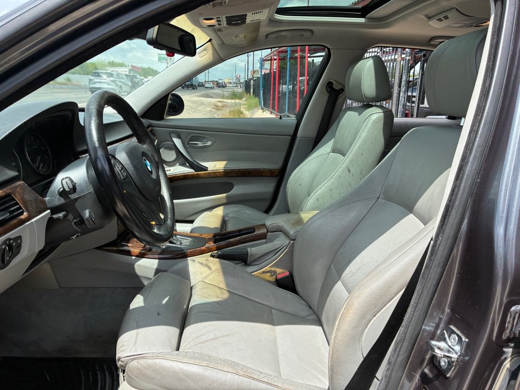 Used 2006 BMW 325i Sedan RWD image 30