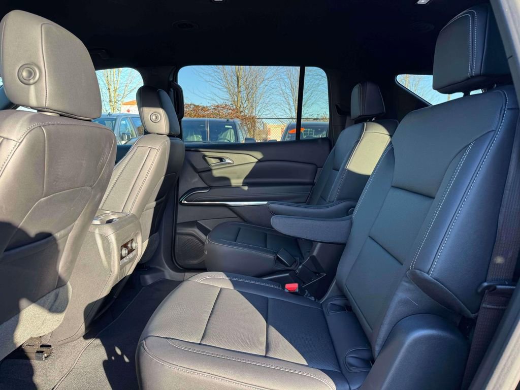 Used 2026 Chevrolet Traverse LT AWD/4WD image 11