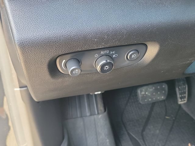 Used 2018 Chevrolet Traverse LT FWD image 19