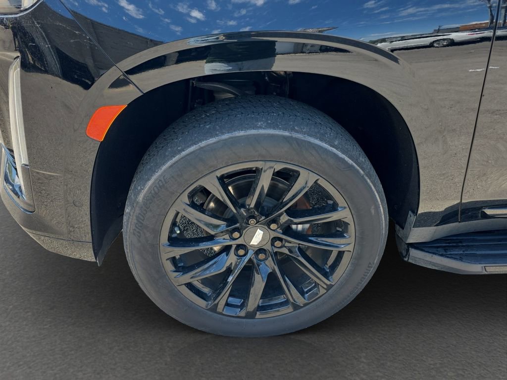 Used 2022 Cadillac Escalade Sport w/ Touring Package AWD/4WD image 4