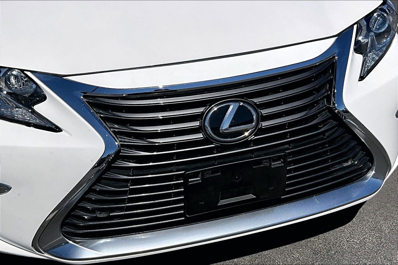 Used 2018 Lexus ES 350 w/ Premier Package FWD image 27