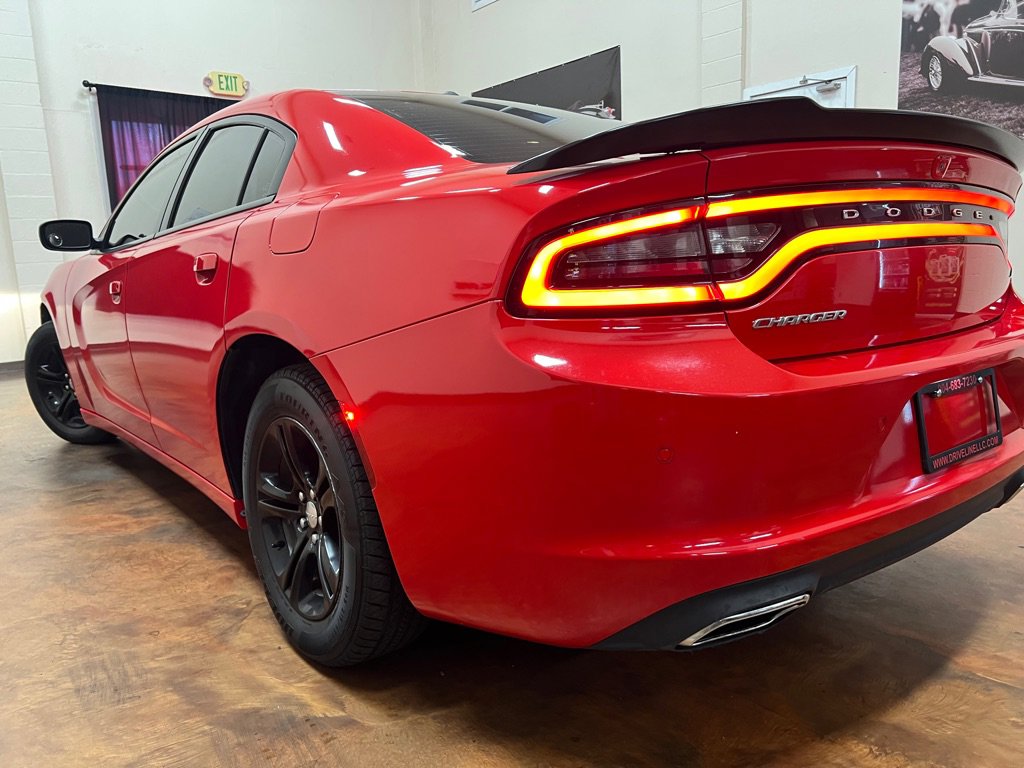 Used 2020 Dodge Charger SXT w/ Leather Interior Group RWD image 33