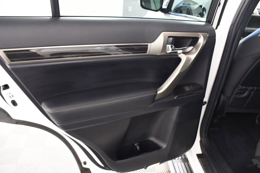 Used 2021 Lexus GX 460 Premium w/ Premium Package image 26