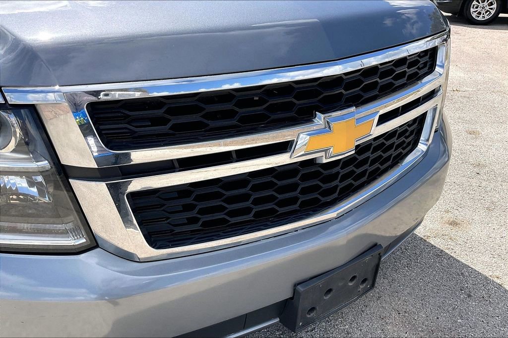Used 2018 Chevrolet Suburban LT RWD image 34
