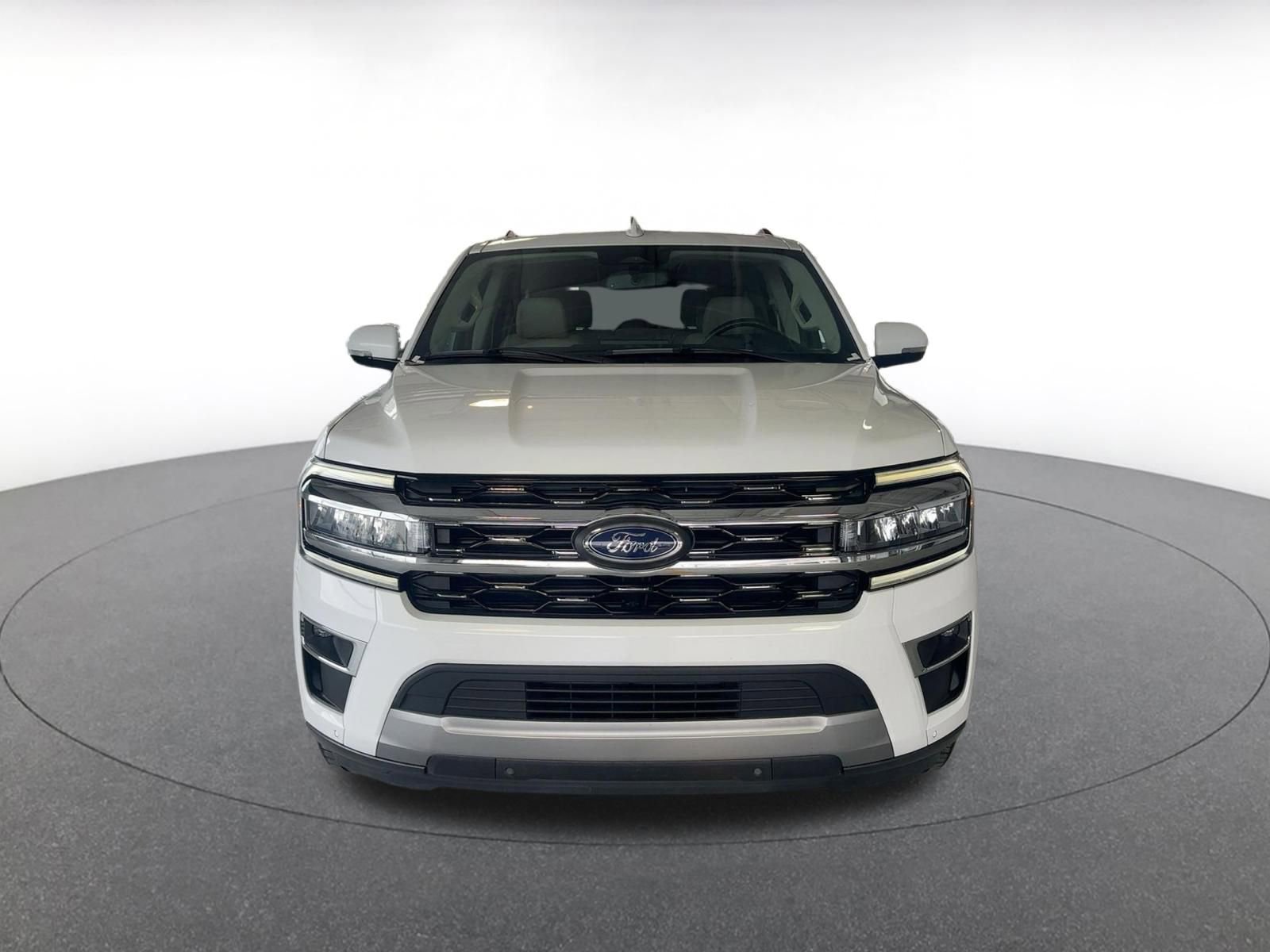 Used 2024 Ford Expedition Limited RWD image 5