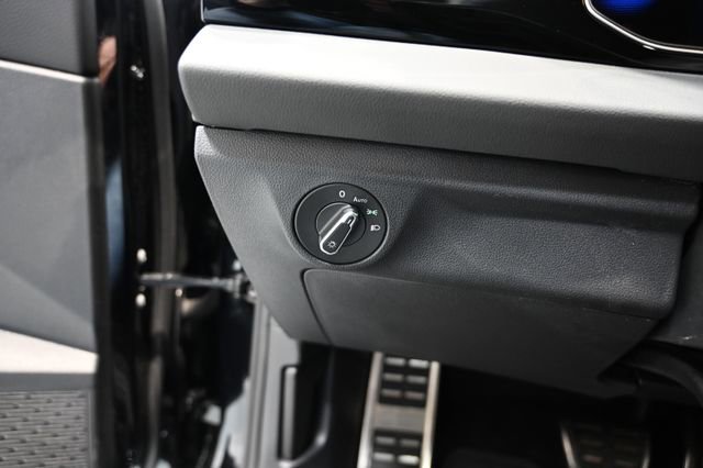 Used 2025 Volkswagen Jetta Sport image 24