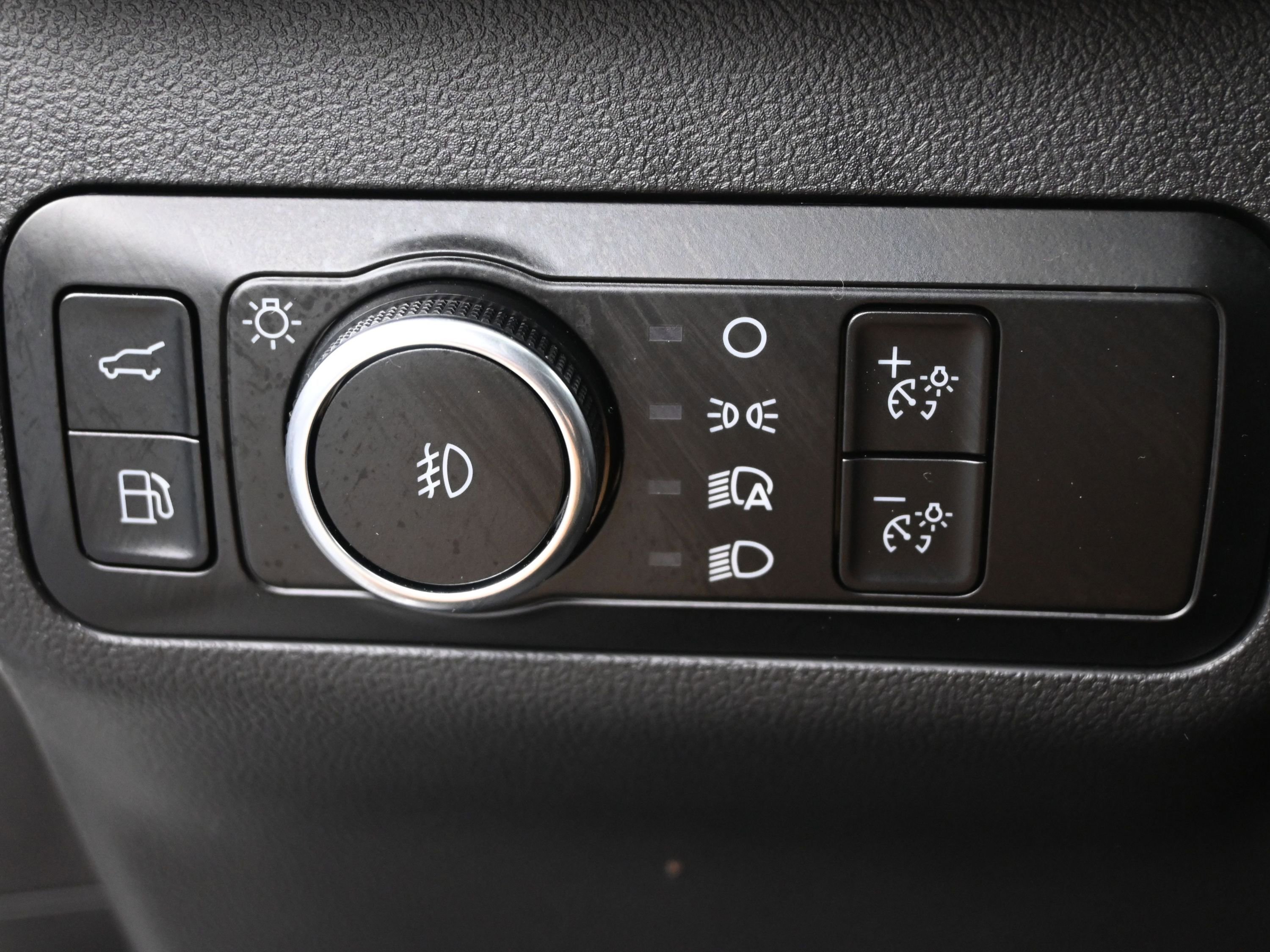 Used 2023 Ford Escape SE image 12