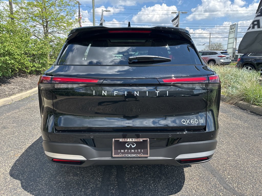 Certified 2026 INFINITI QX60 Luxe w/ Cargo Package AWD/4WD image 4