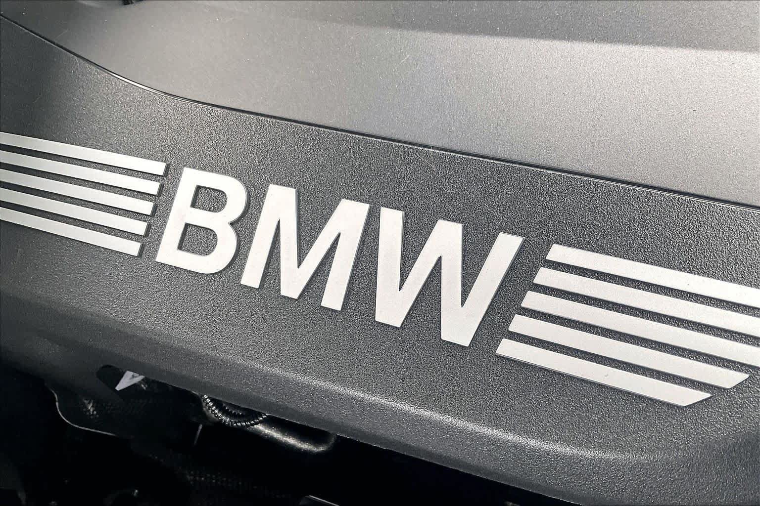 New 2026 BMW X5 xDrive50e w/ Premium Package AWD/4WD image 17