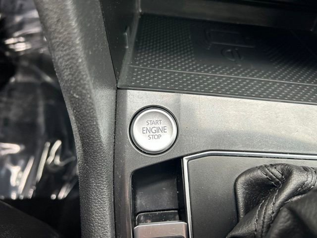 Used 2020 Volkswagen Tiguan SE w/ 3rd Row Seat Package AWD/4WD image 19