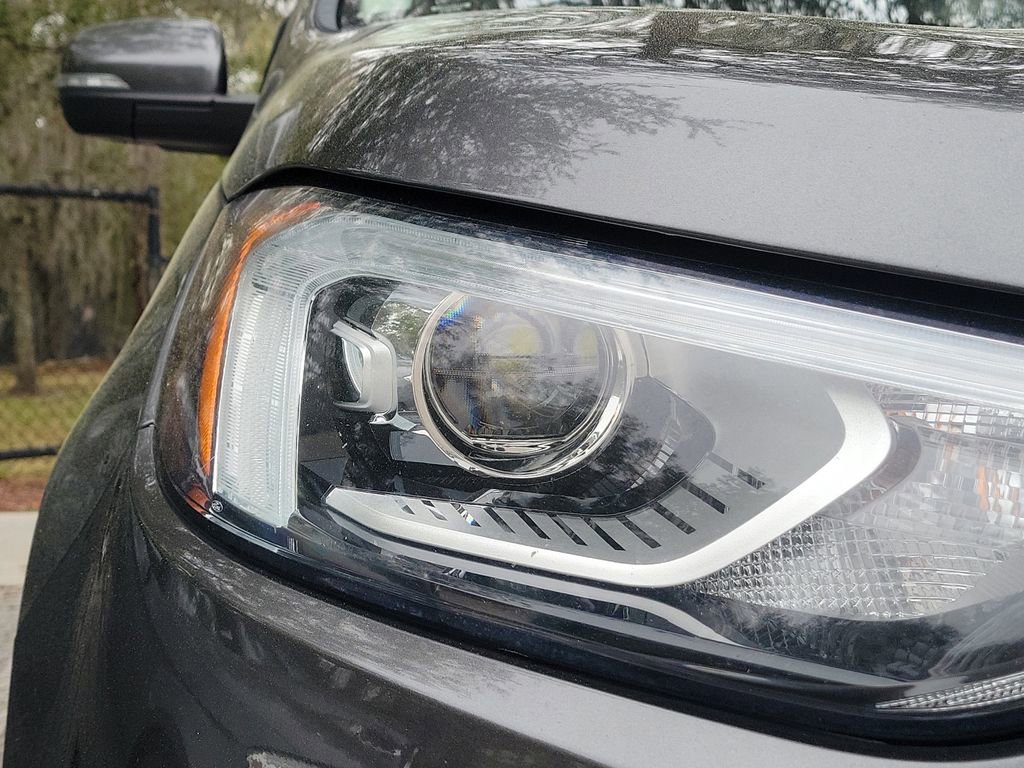 Used 2019 Ford Edge SEL w/ Equipment Group 201A image 6