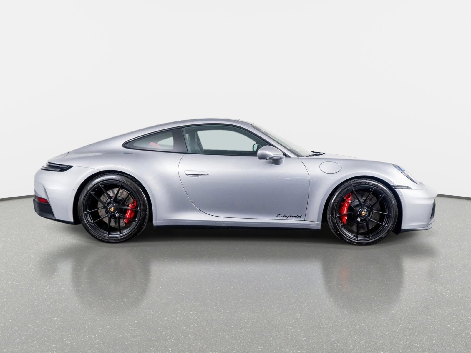 Used 2025 Porsche 911 Carrera GTS RWD image 5