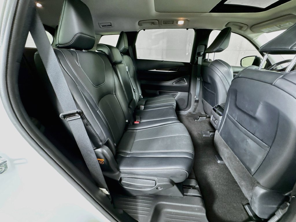 Certified 2023 INFINITI QX60 Sensory w/ Vision Package AWD/4WD image 39