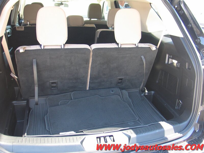 Used 2020 Ford Explorer 4WD w/ Class III Trailer Tow Package image 27