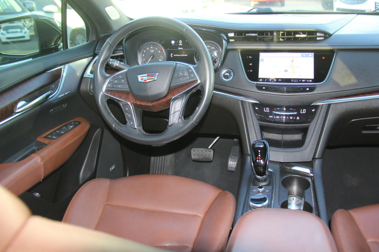 Used 2023 Cadillac XT5 Premium Luxury w/ Technology Package image 9