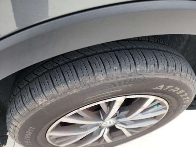 Used 2020 Volkswagen Tiguan SE w/ Panoramic Sunroof Package image 14