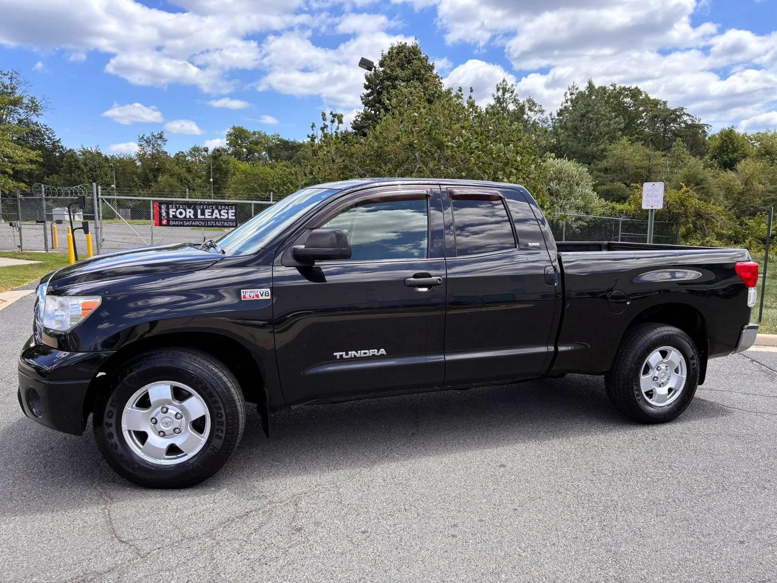 Used 2011 Toyota Tundra 4x4 Double Cab image 4