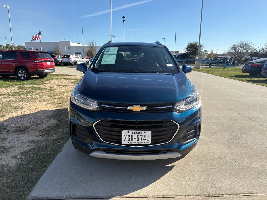Used 2020 Chevrolet Trax LT w/ LT Convenience Package image 3