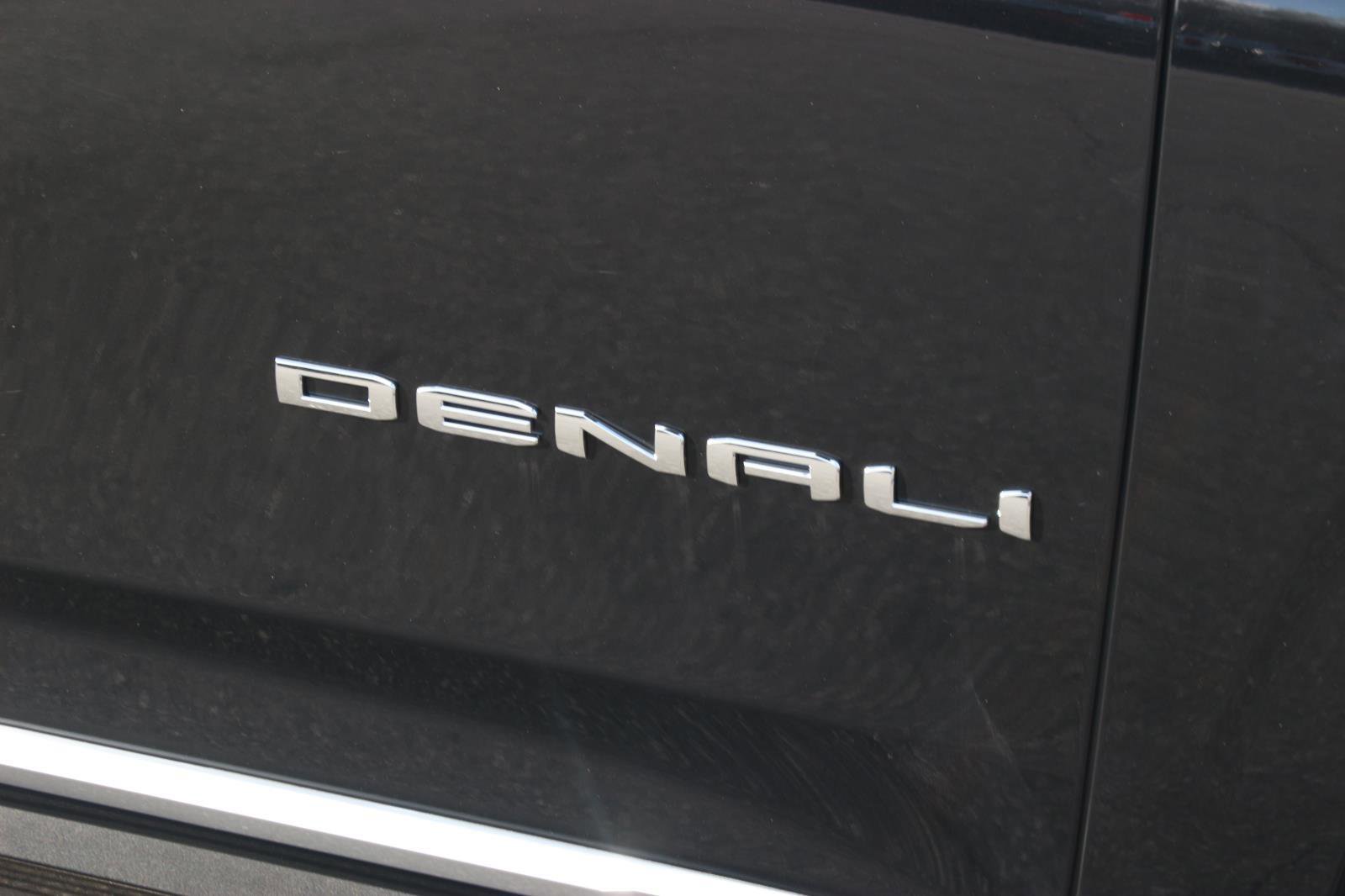 New 2026 GMC Yukon XL Denali w/ Sun & Power Step Package image 10