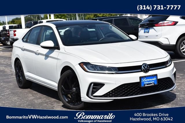 Used 2025 Volkswagen Jetta SE w/ Sunroof Package FWD image 1