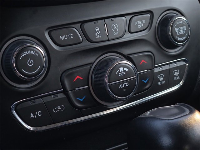 Used 2022 Jeep Cherokee Limited image 21