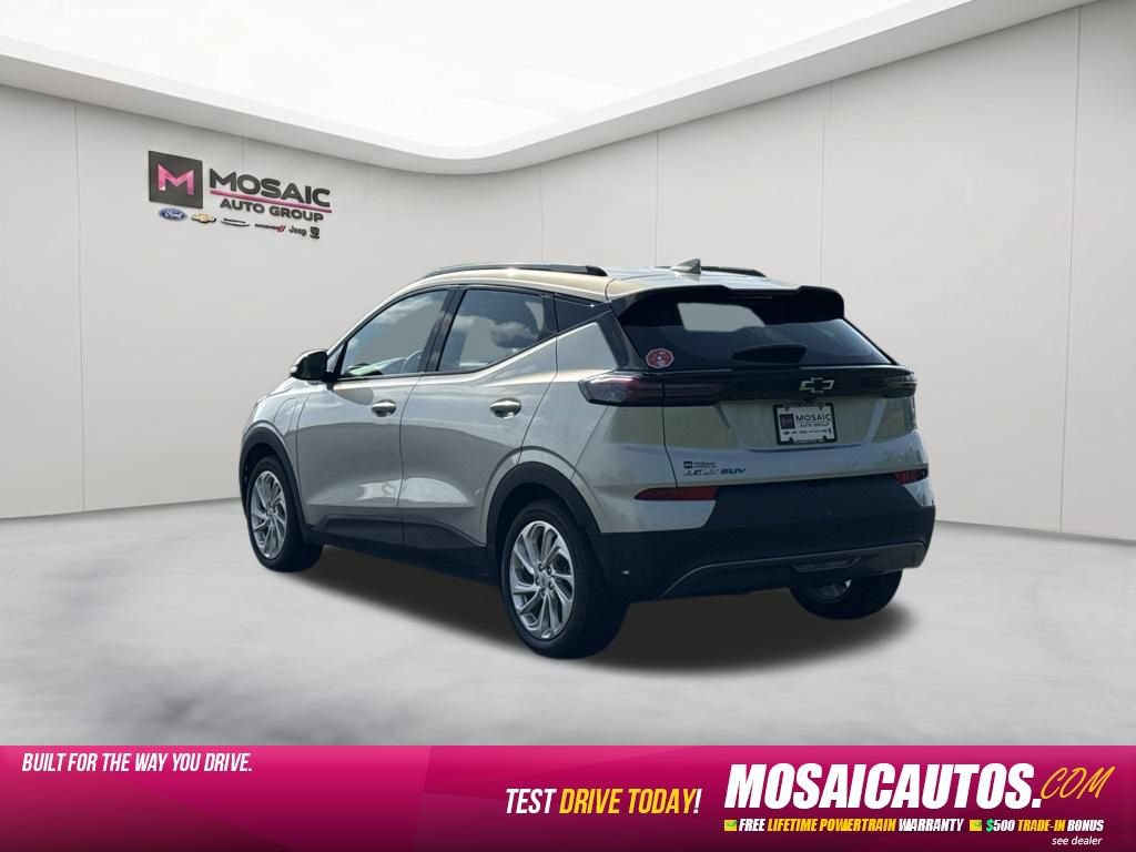 Used 2023 Chevrolet Bolt EUV LT w/ Driver Confidence Package FWD image 5