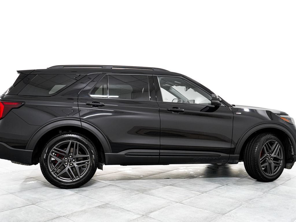 New 2026 Ford Explorer ST-Line w/ ST-Line Street Pack AWD/4WD image 8