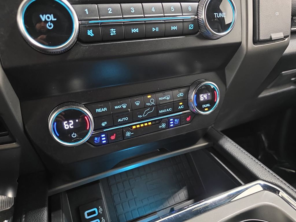 Used 2019 Ford Expedition XLT w/ Equipment Group 202A AWD/4WD image 24