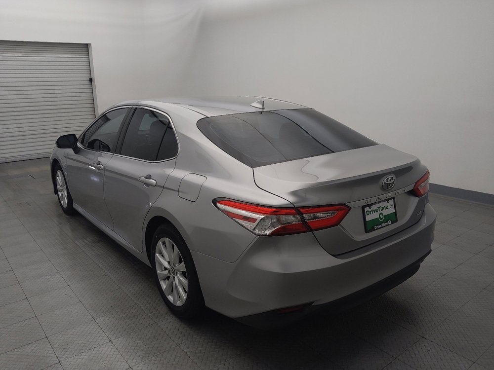 Used 2019 Toyota Camry LE image 5