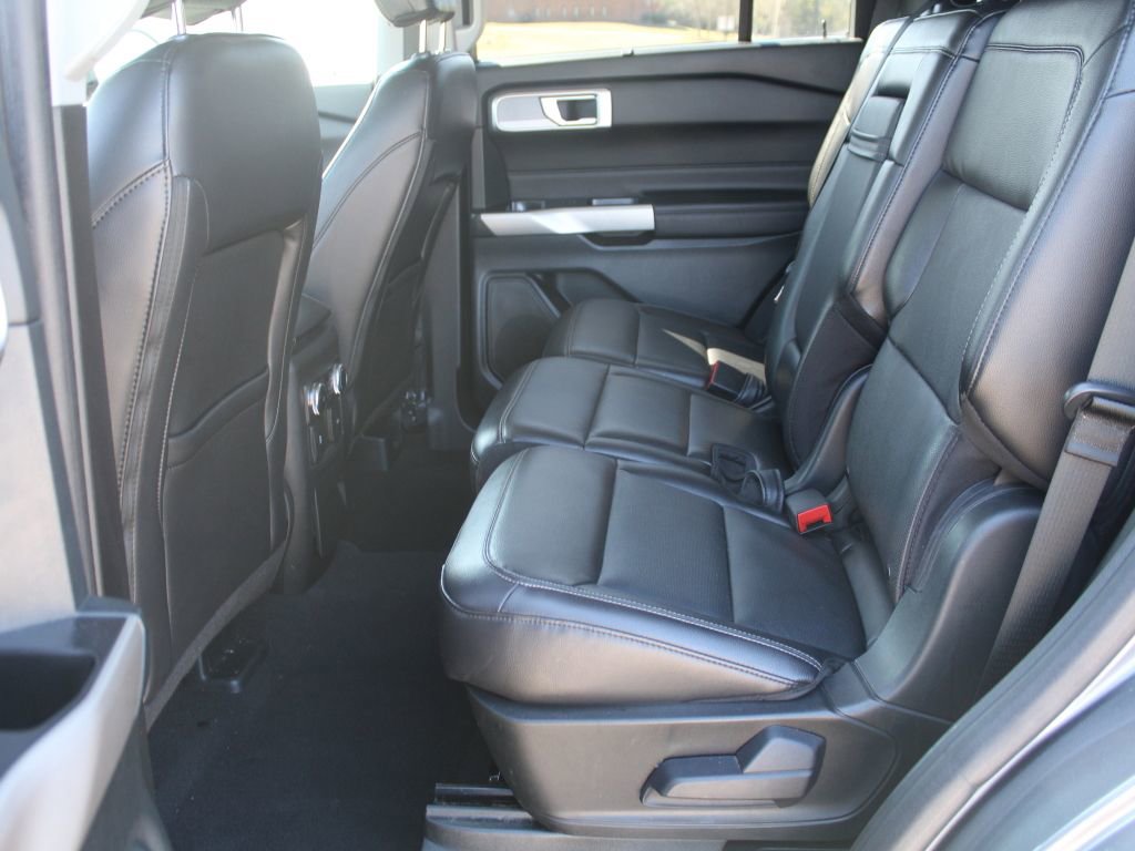 Used 2023 Ford Explorer Limited RWD image 4