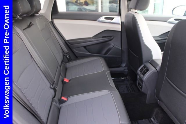 Used 2025 Volkswagen Taos SE image 19